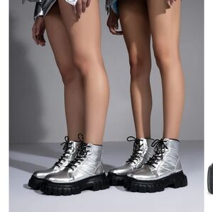 Mercedes Puffer Flatform Boot